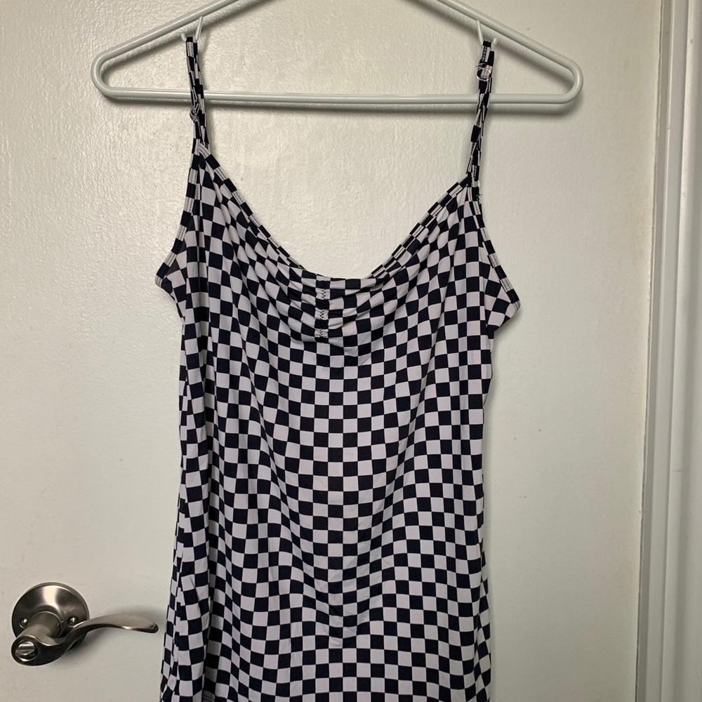 Super cute checker style tank!!! 5/$20 ✨